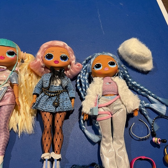 L.O.L Dolls Witerlicious, Neonlicious, Uptown Girl, Downtown BB with accessories - Picture 4 of 6
